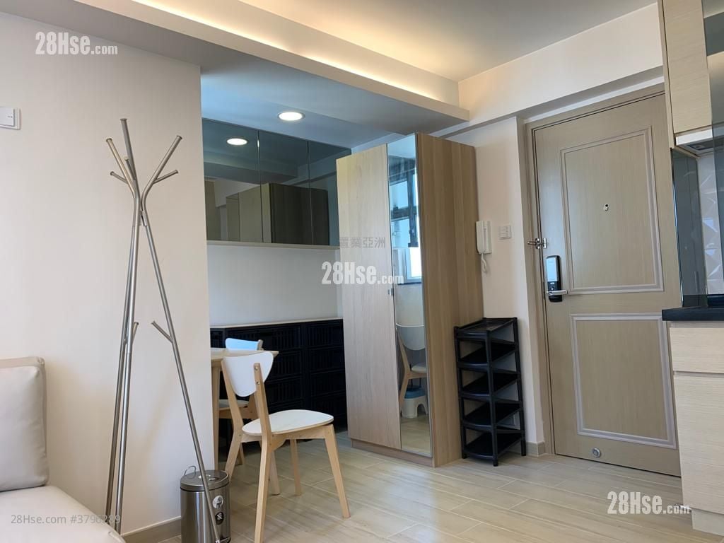 Smithfield Terrace Rental Studio , 1 Bathroom 221 ft²