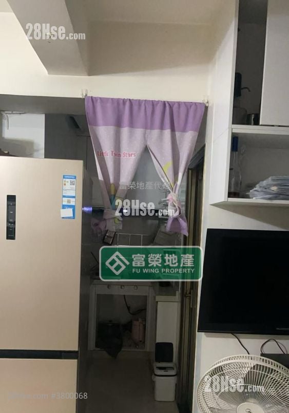 Charming Building Sell 3 Bedrooms , 1 Bathroom 583 ft²