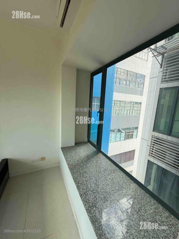 The Rise Sell 3 Bedrooms , 2 Bathrooms 749 ft²