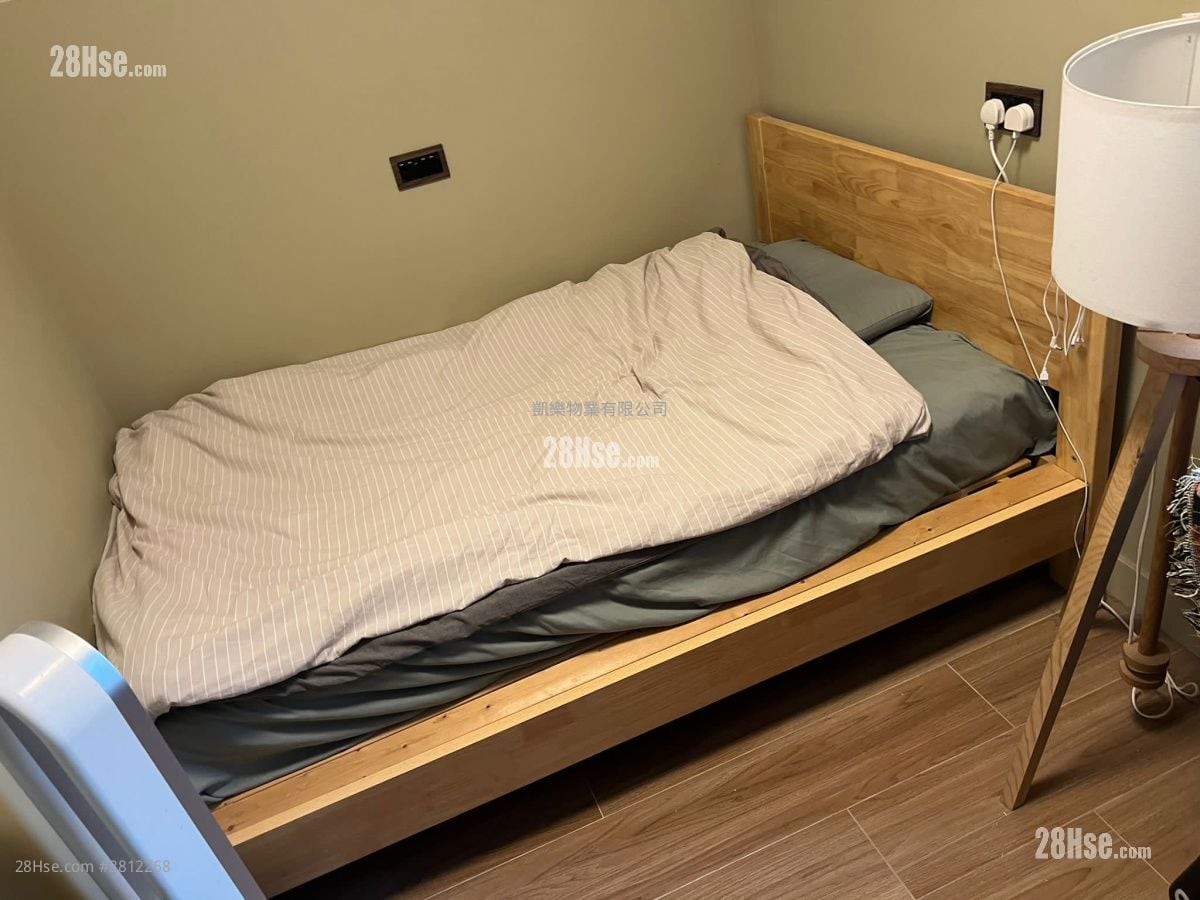 Kwun Tak Court Sell 3 Bedrooms , 1 Bathroom 568 ft²