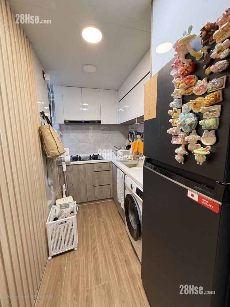 Kwun Tak Court Sell 3 Bedrooms , 1 Bathroom 568 ft²