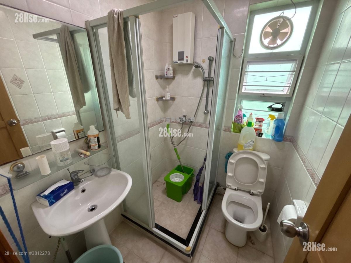 村屋 售盘 3 房 , 1 浴室 700 平方尺