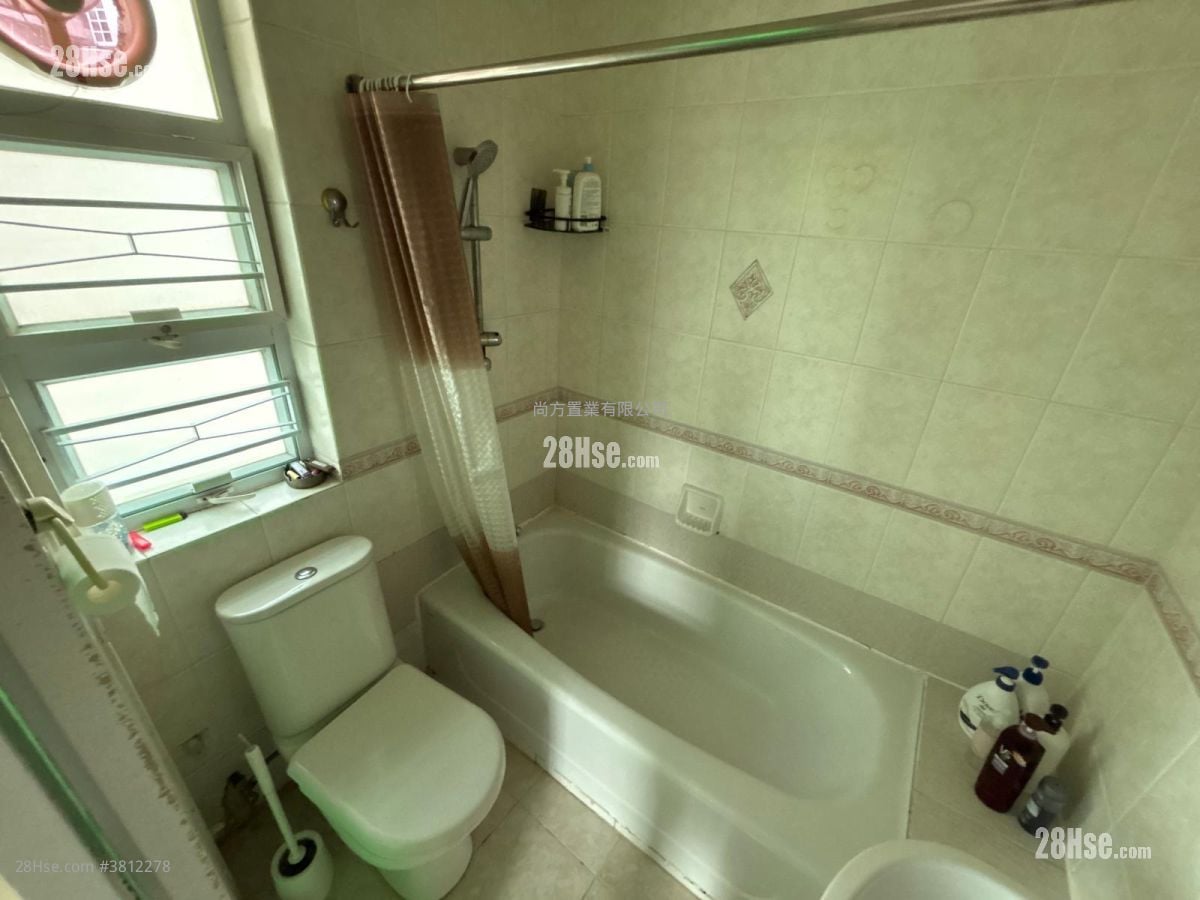 村屋 售盘 3 房 , 1 浴室 700 平方尺