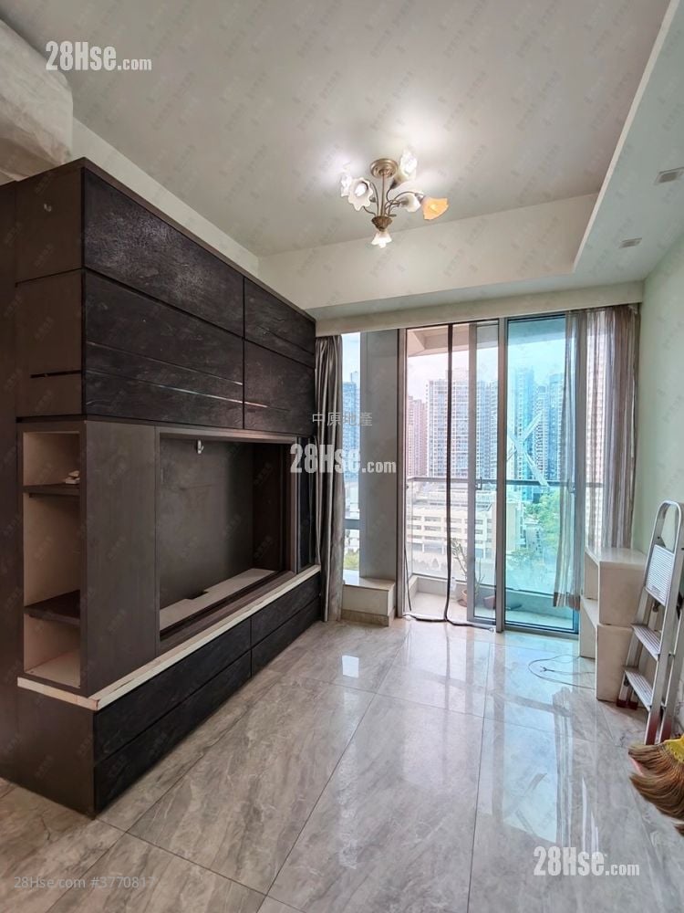 Savannah Sell 2 Bedrooms 464 ft²