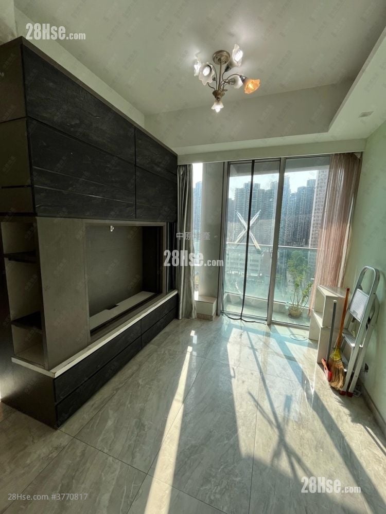 Savannah Sell 2 Bedrooms 464 ft²