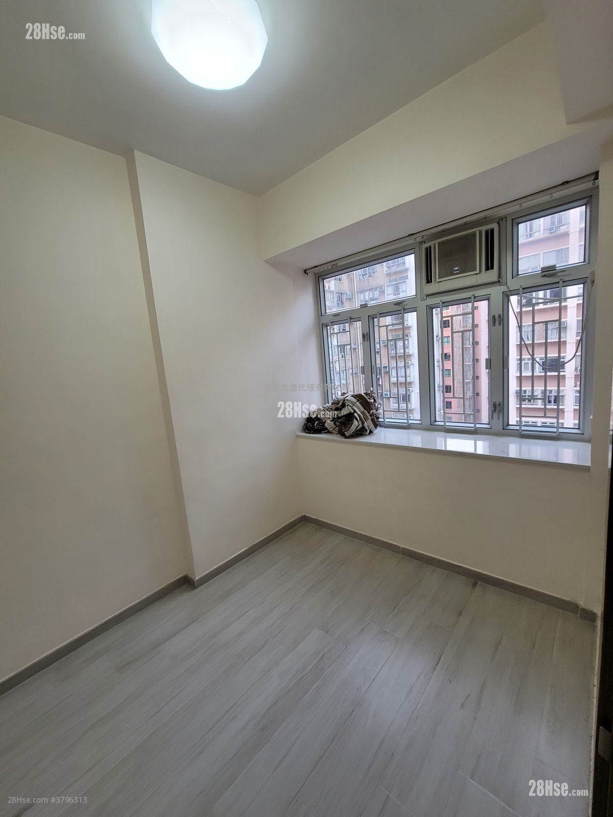 Parker's Court Rental 2 Bedrooms , 1 Bathroom 342 ft²