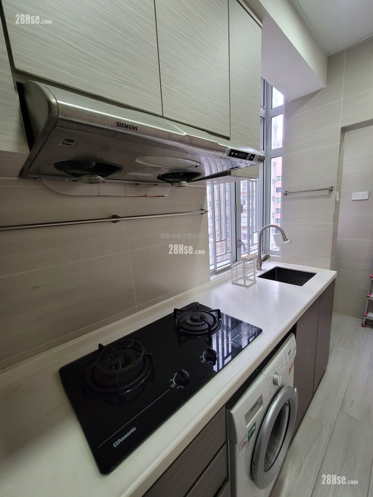 Parker's Court Rental 2 Bedrooms , 1 Bathroom 342 ft²