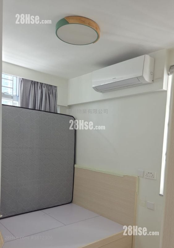 Choi Hing Court Sell 2 Bedrooms , 1 Bathroom 437 ft²