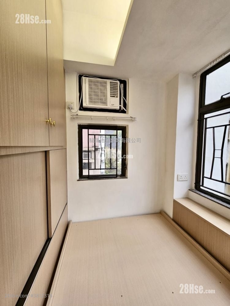 Chi Wing Court Sell 1 Bedroom , 1 Bathroom 184 ft²