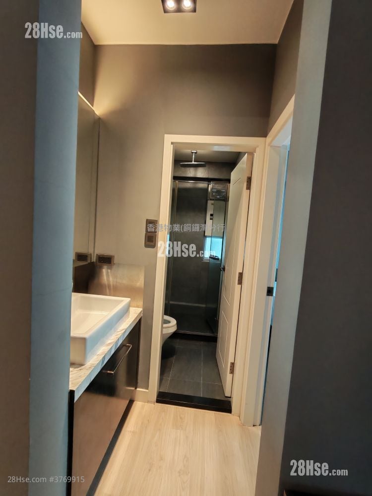 Pearl City Mansion Rental 2 Bedrooms , 1 Bathroom 424 ft²