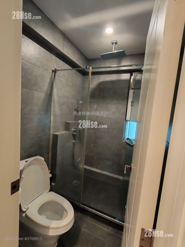 Pearl City Mansion Rental 2 Bedrooms , 1 Bathroom 424 ft²