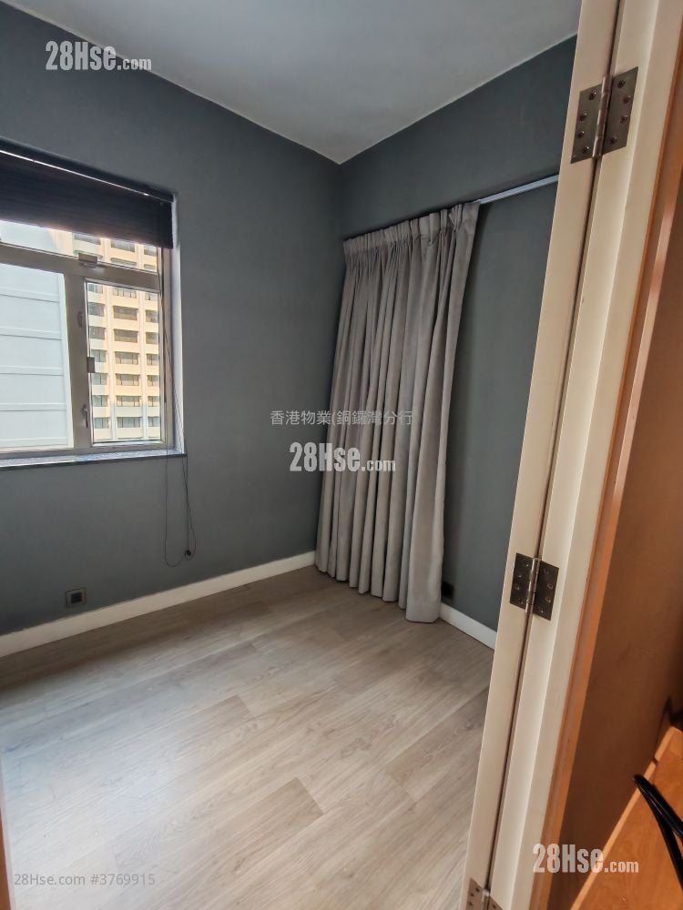 Pearl City Mansion Rental 2 Bedrooms , 1 Bathroom 424 ft²