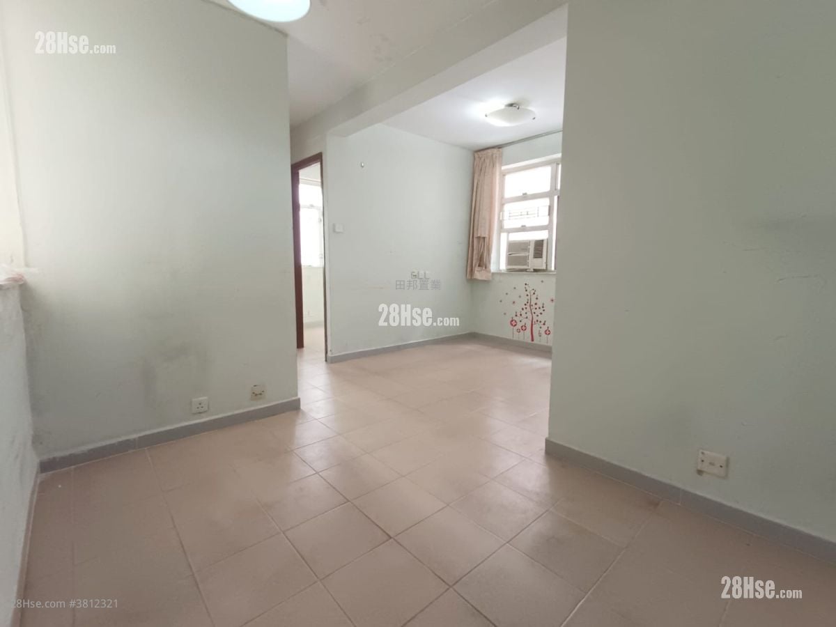Tsuen Wan Centre Sell 2 Bedrooms 354 ft²