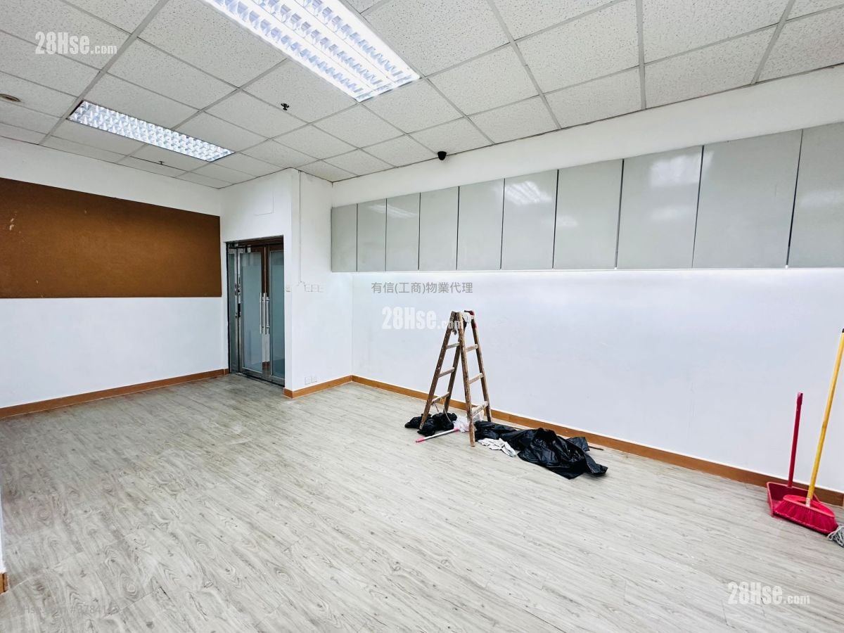 Charm Centre Rental 3 Bedrooms 1,133 ft²