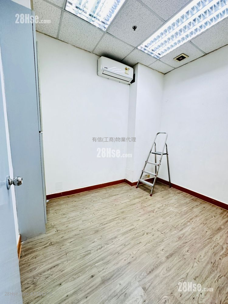 Charm Centre Rental 3 Bedrooms 1,133 ft²