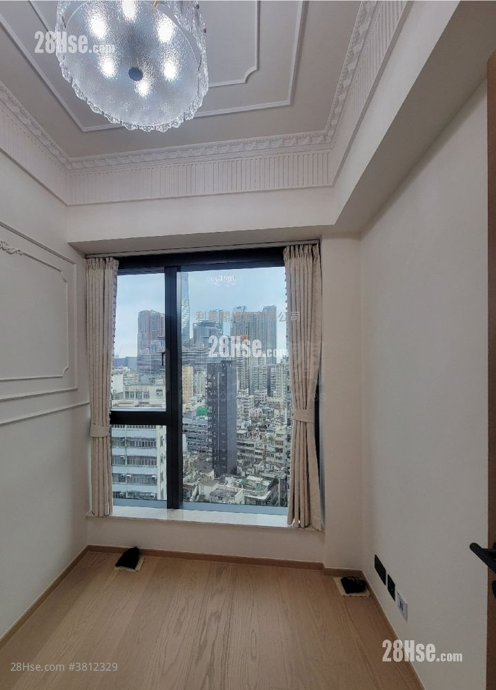 Topside Residence Rental 3 Bedrooms , 1 Bathroom 545 ft²