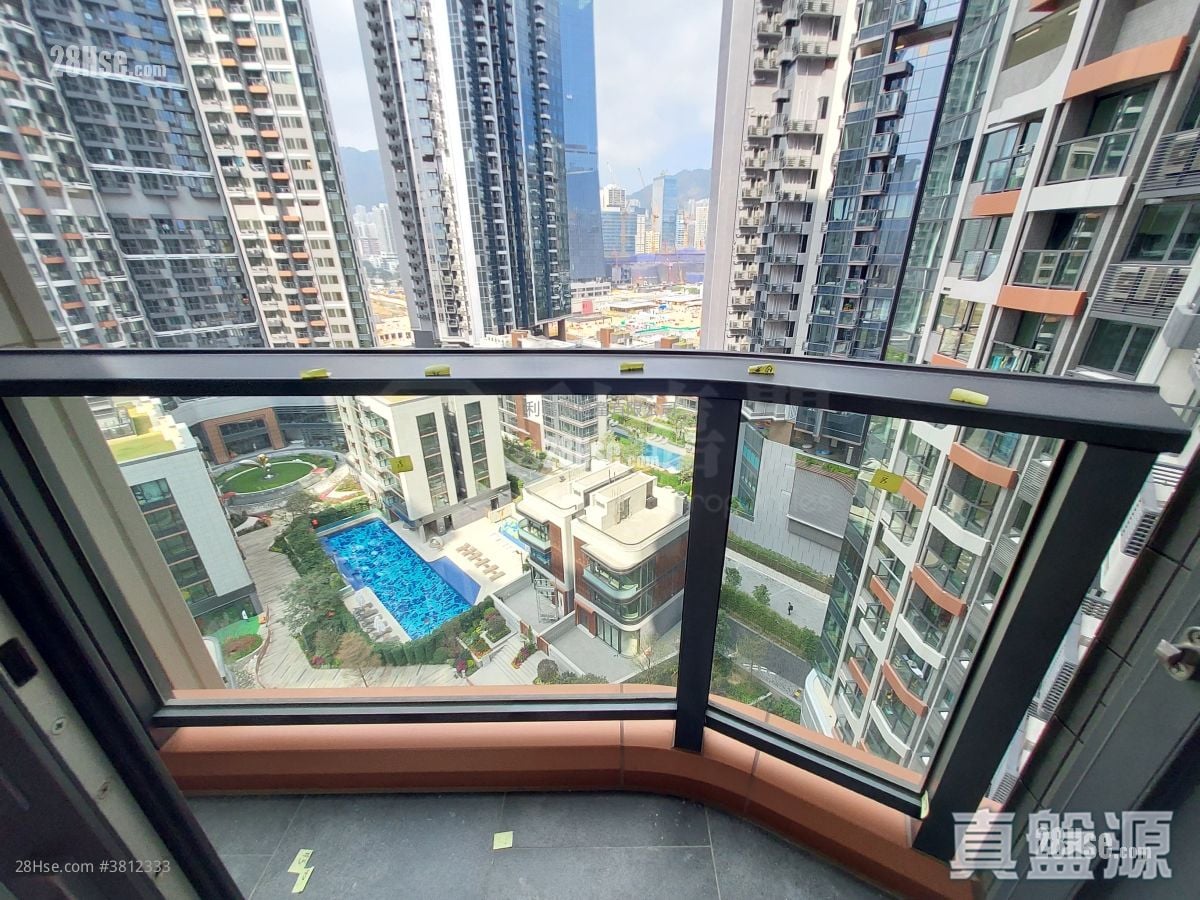 K. Summit Sell 1 Bedroom 293 ft²