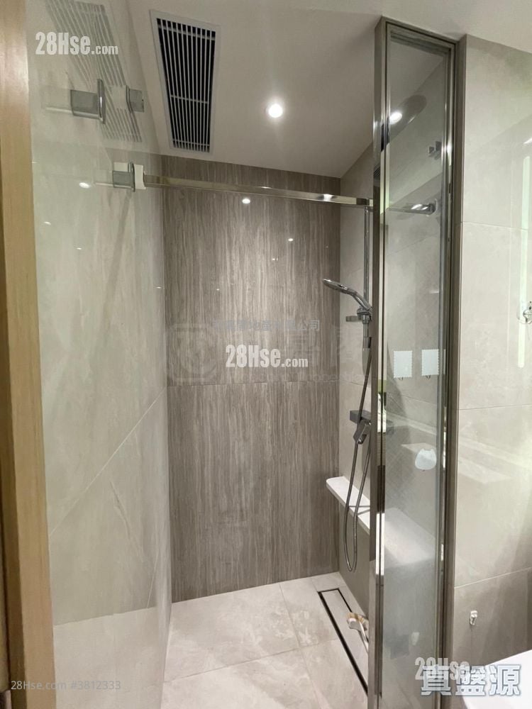 K. Summit Sell 1 Bedroom 293 ft²