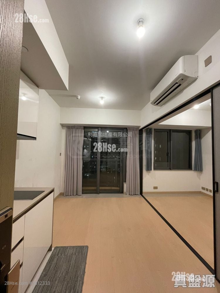 K. Summit Sell 1 Bedroom 293 ft²