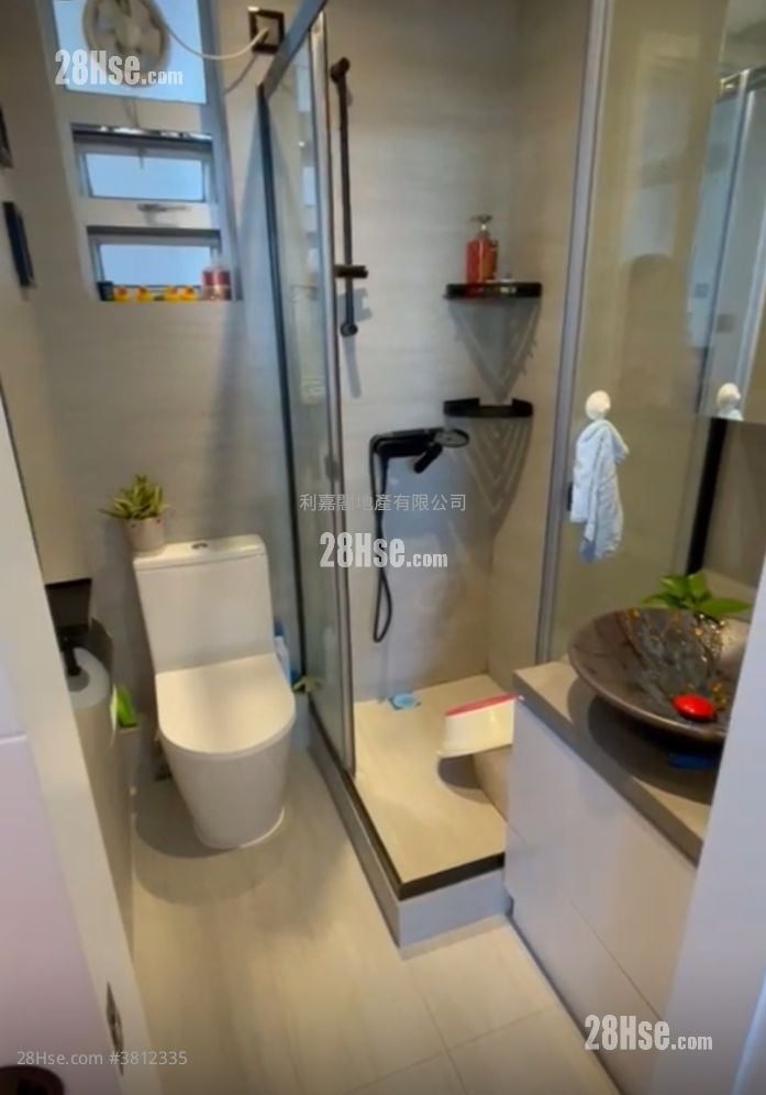 Taikoo Shing Rental 3 Bedrooms , 2 Bathrooms 722 ft²