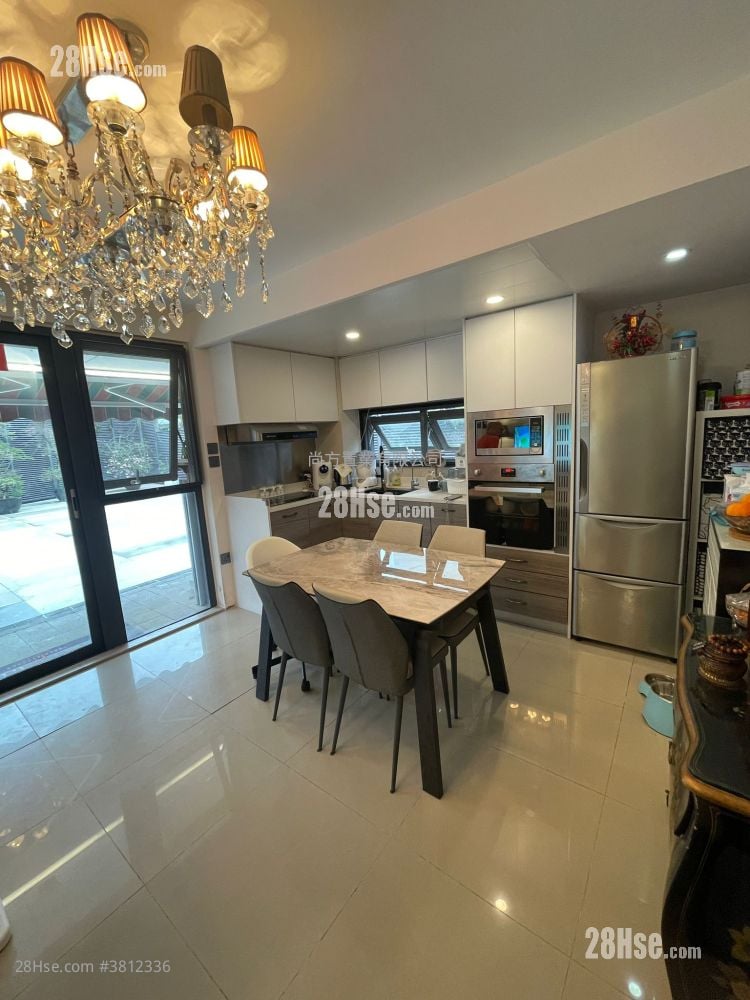 村屋 售盤 3 房 , 2 浴室 700 平方呎