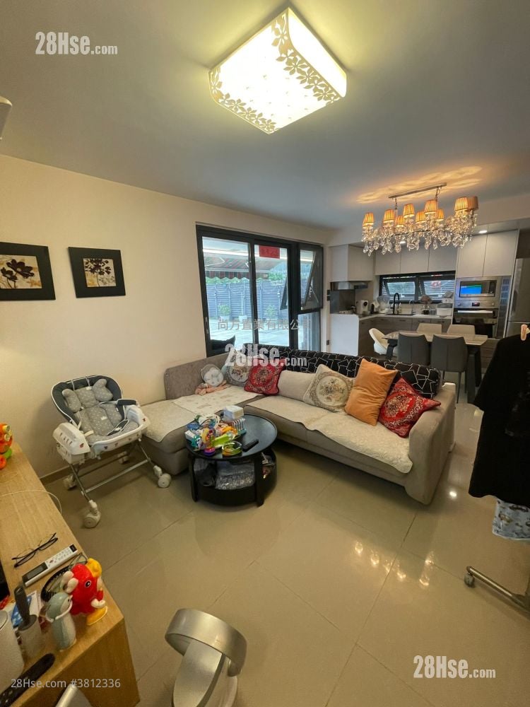 村屋 售盤 3 房 , 2 浴室 700 平方呎