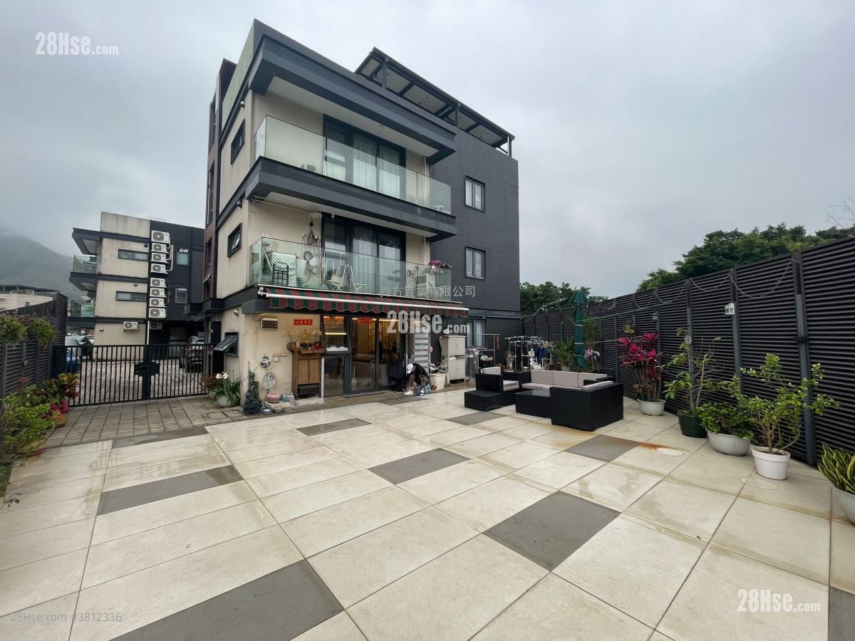 村屋 售盤 3 房 , 2 浴室 700 平方呎