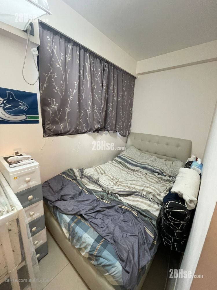 村屋 售盤 3 房 , 2 浴室 700 平方呎