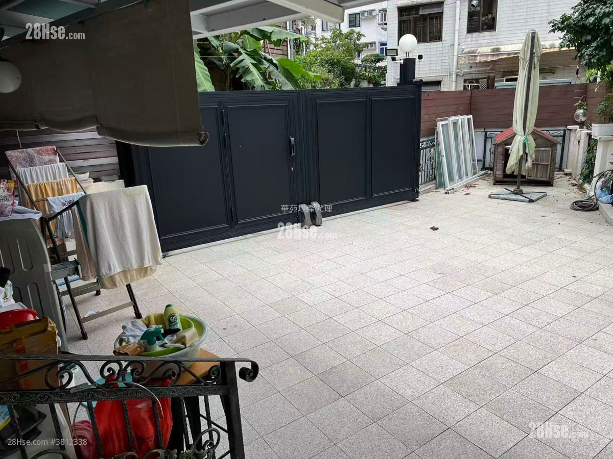 村屋 租盘 4 房 , 2 浴室 1,400 平方尺