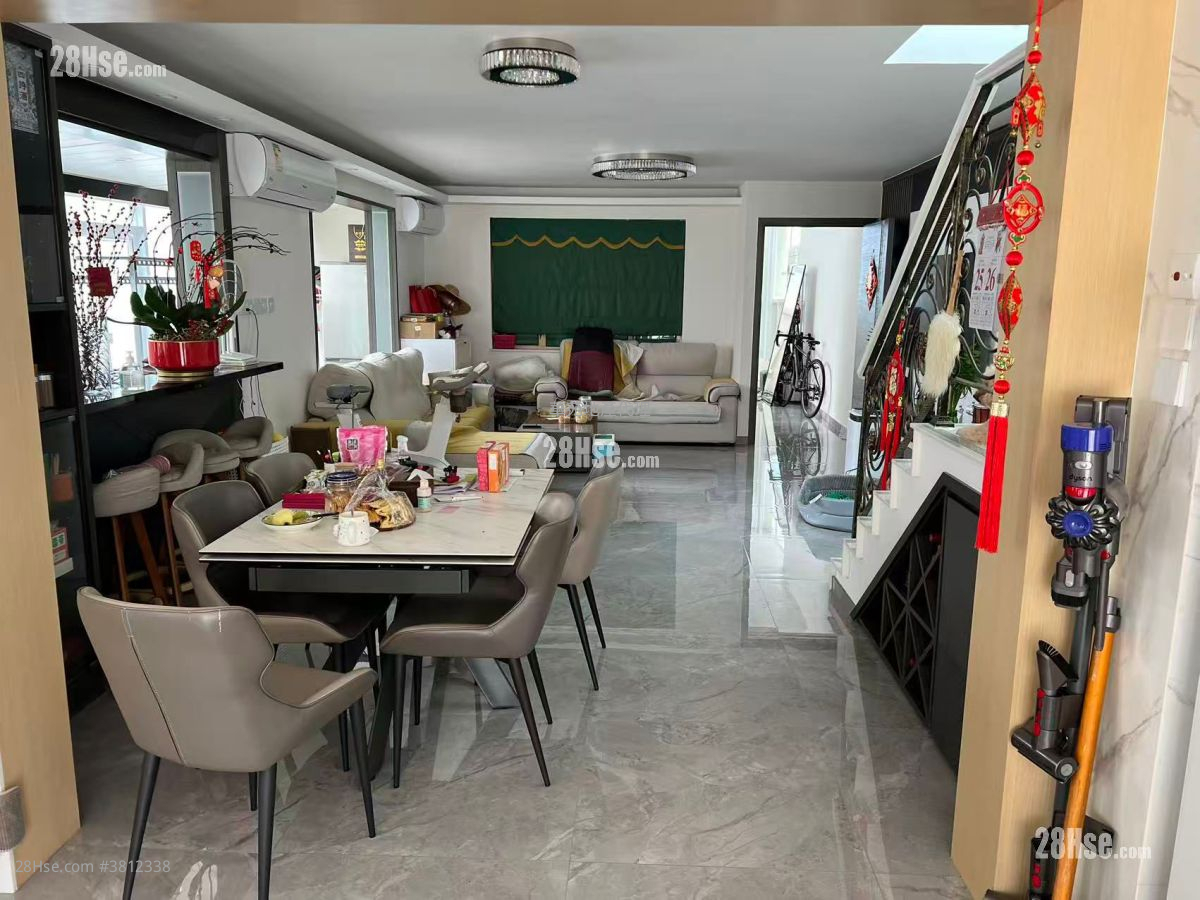 村屋 租盘 4 房 , 2 浴室 1,400 平方尺