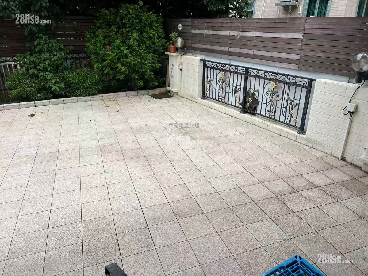 村屋 租盘 4 房 , 2 浴室 1,400 平方尺