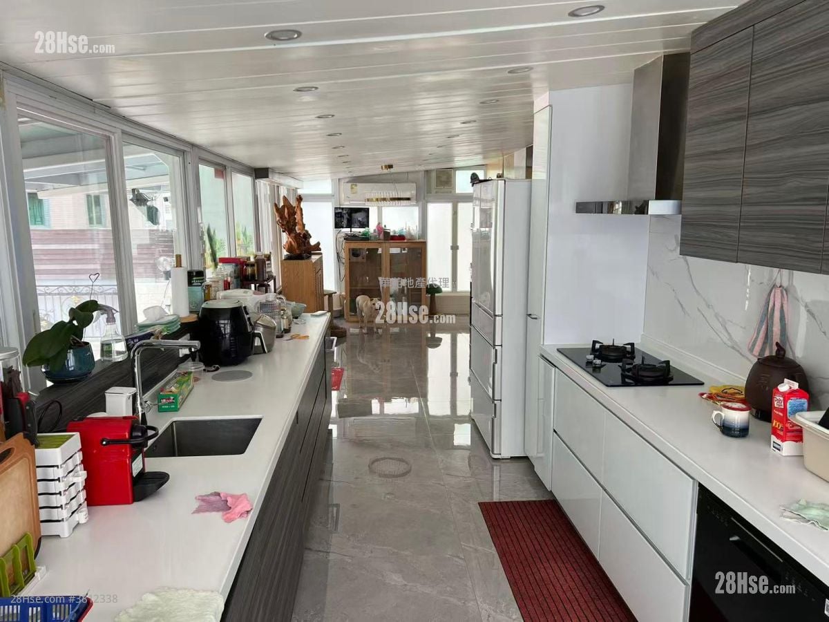 村屋 租盘 4 房 , 2 浴室 1,400 平方尺