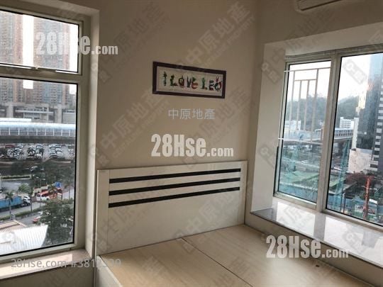 One West Kowloon Sell 2 Bedrooms , 1 Bathroom 521 ft²