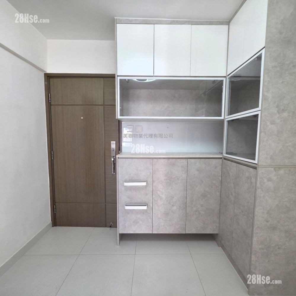 Greenfield Garden Rental 2 Bedrooms , 1 Bathroom 383 ft²