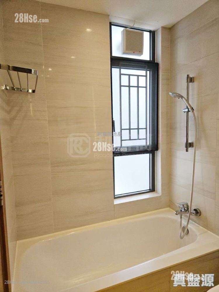 The Bloomsway Sell 2 Bedrooms 624 ft²