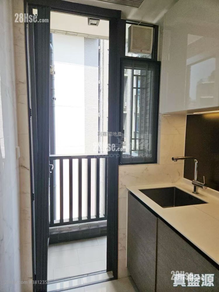 The Bloomsway Sell 2 Bedrooms 624 ft²