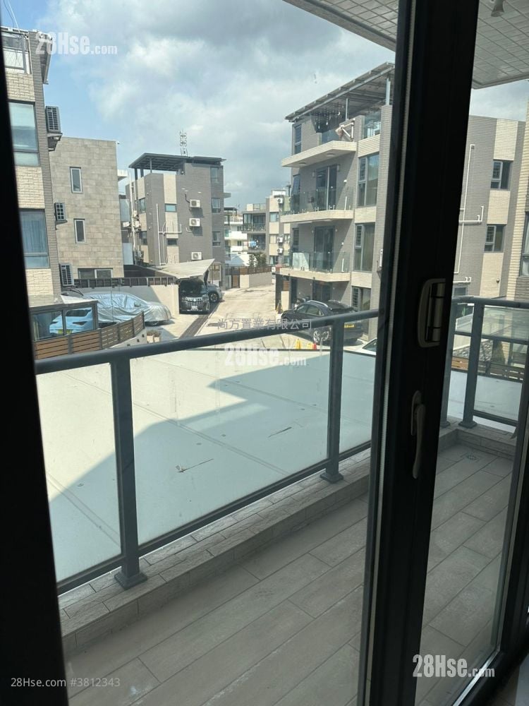 村屋 售盤 3 房 , 1 浴室 700 平方呎