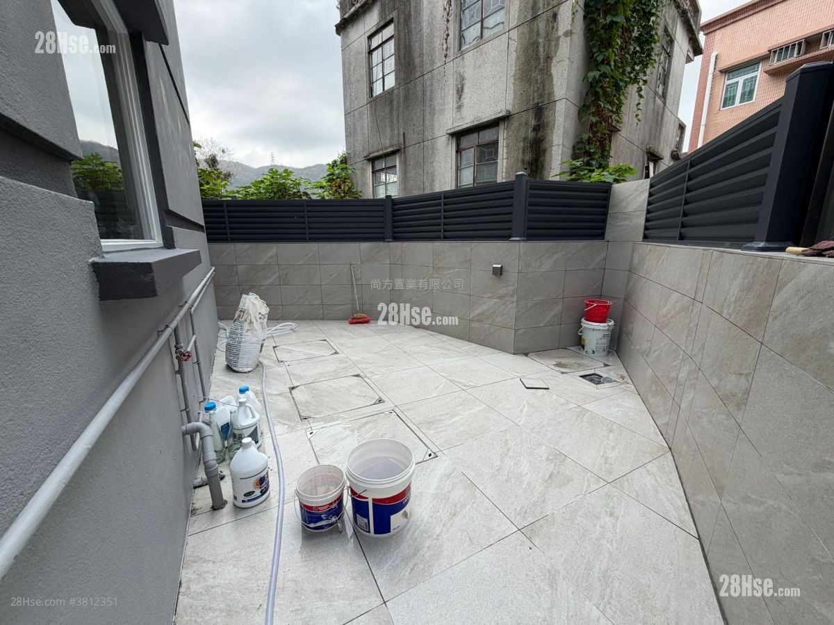 Village Sell 4 Bedrooms , 3 Bathrooms 1,400 ft²