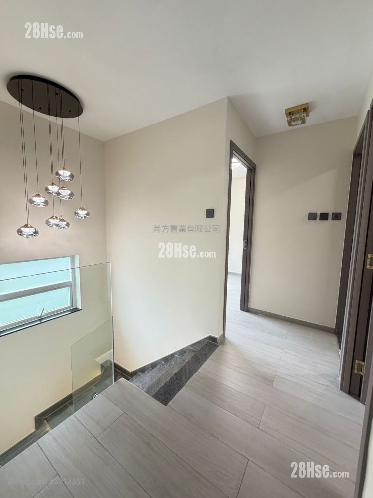 Village Sell 4 Bedrooms , 3 Bathrooms 1,400 ft²