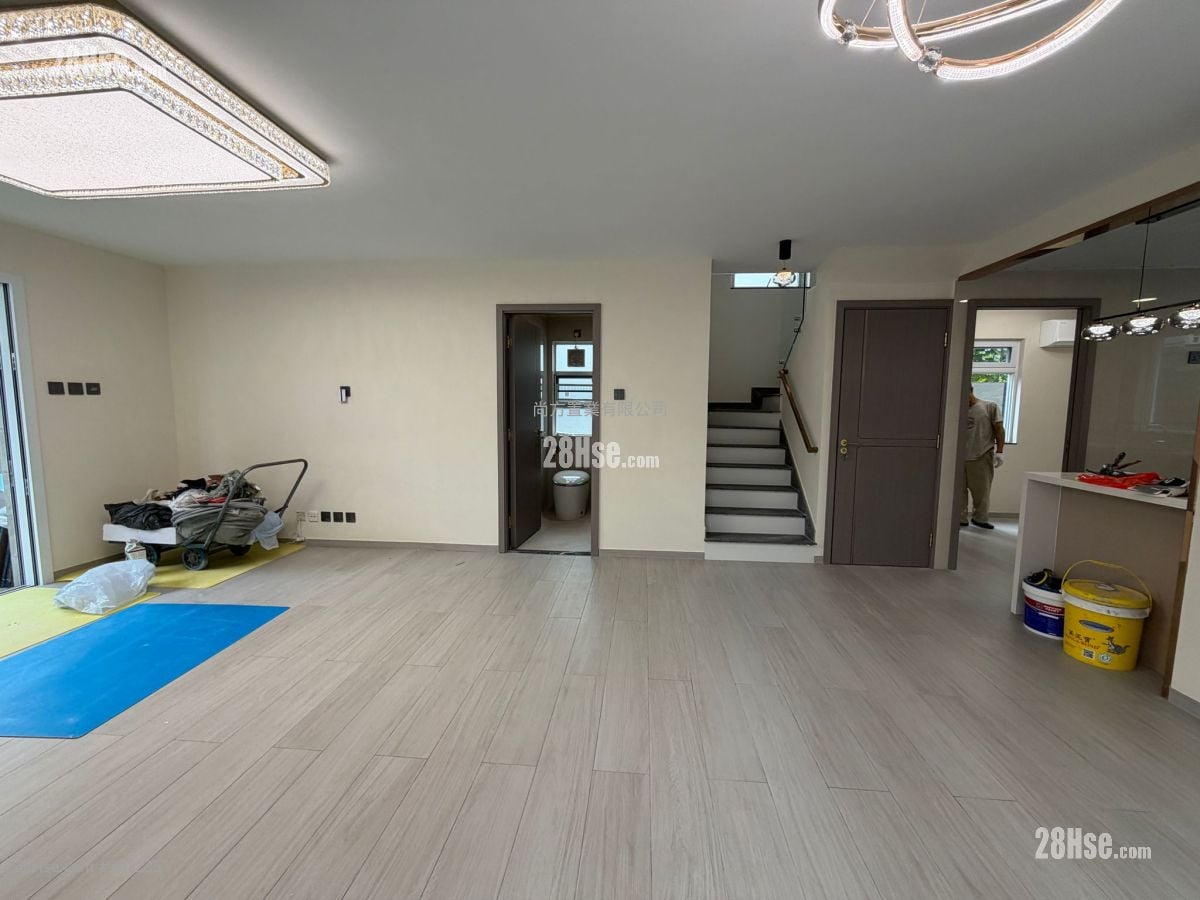 Village Sell 4 Bedrooms , 3 Bathrooms 1,400 ft²