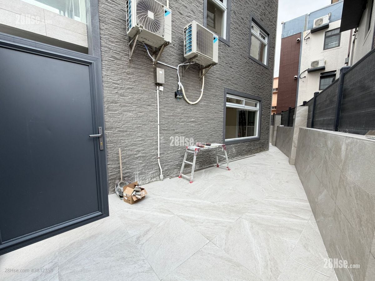 Village Sell 4 Bedrooms , 3 Bathrooms 1,400 ft²