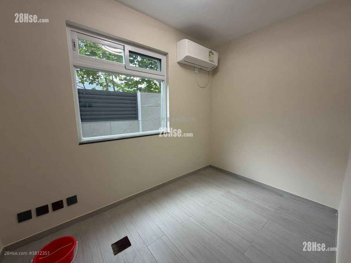 Village Sell 4 Bedrooms , 3 Bathrooms 1,400 ft²