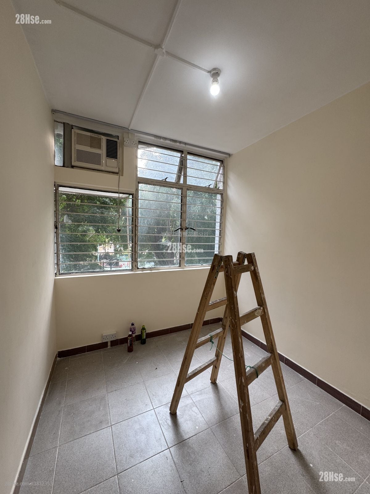 Wah Ming Est Sell 2 Bedrooms , 1 Bathroom 443 ft²