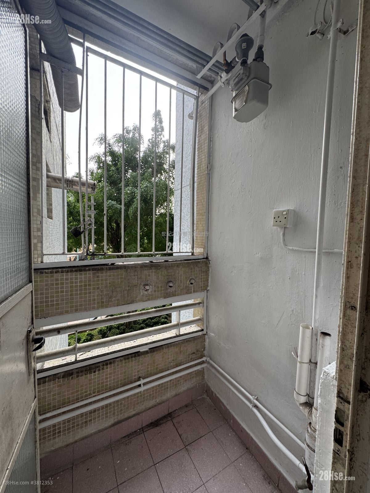 Wah Ming Est Sell 2 Bedrooms , 1 Bathroom 443 ft²