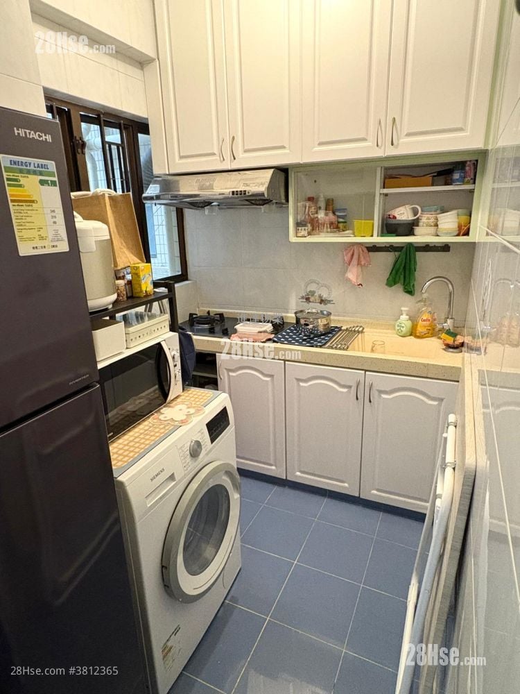 Connaught Garden Sell 2 Bedrooms , 1 Bathroom 334 ft²