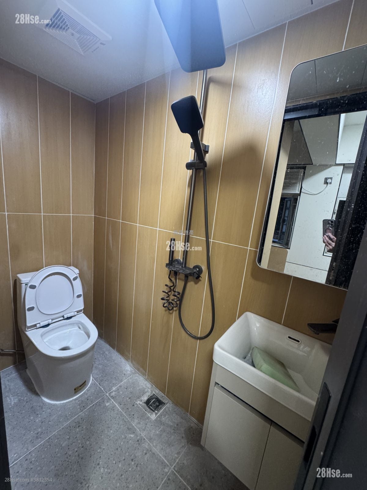 蘭芳華廈 租盤 開放式間隔 , 1 浴室 130 平方呎