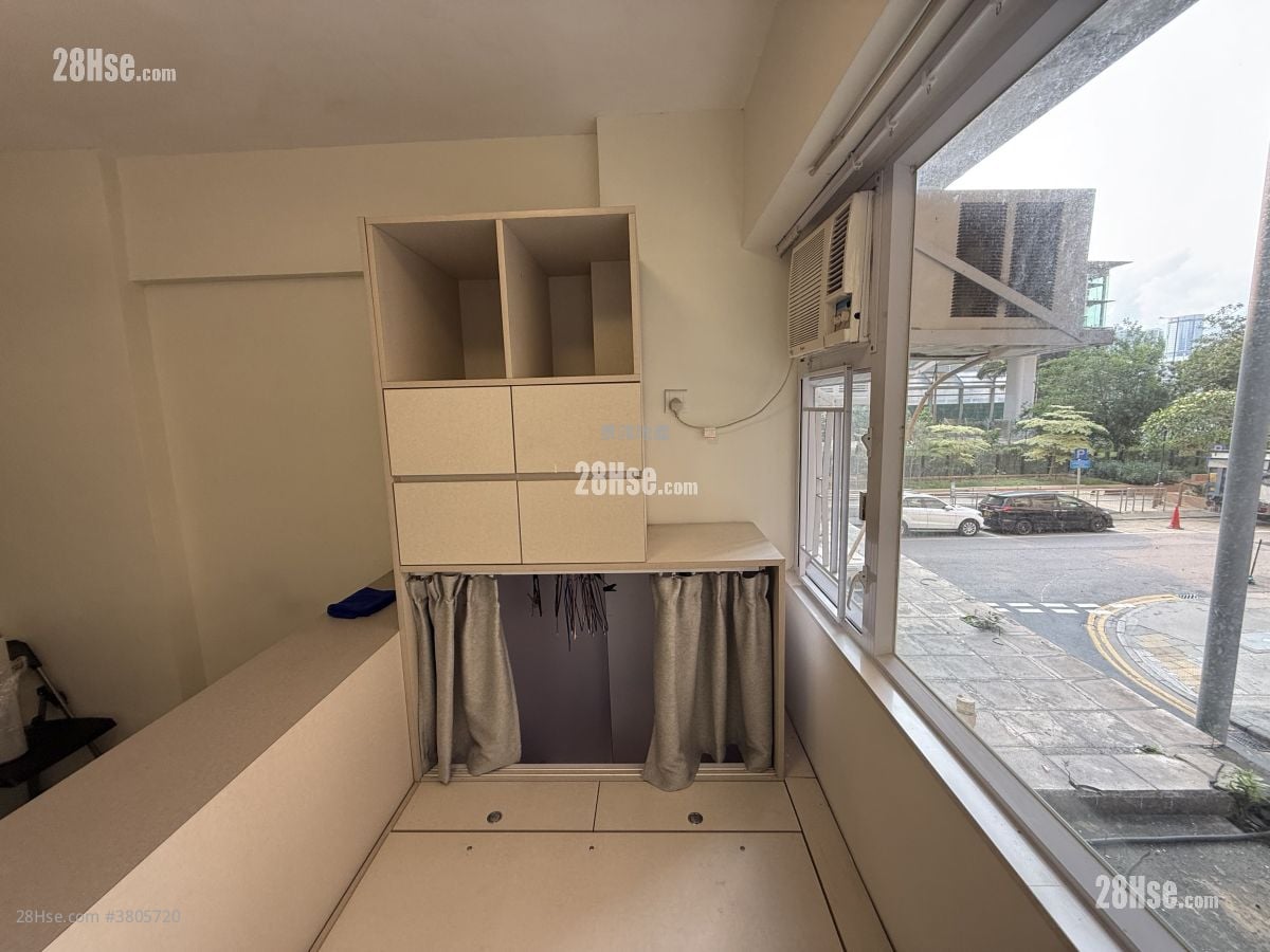 Man Fai Building Rental Studio , 1 Bathroom 170 ft²