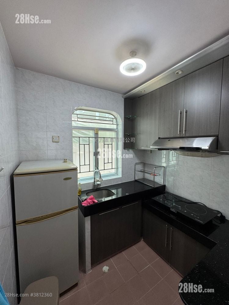 村屋 售盘 3 房 , 1 浴室 700 平方尺