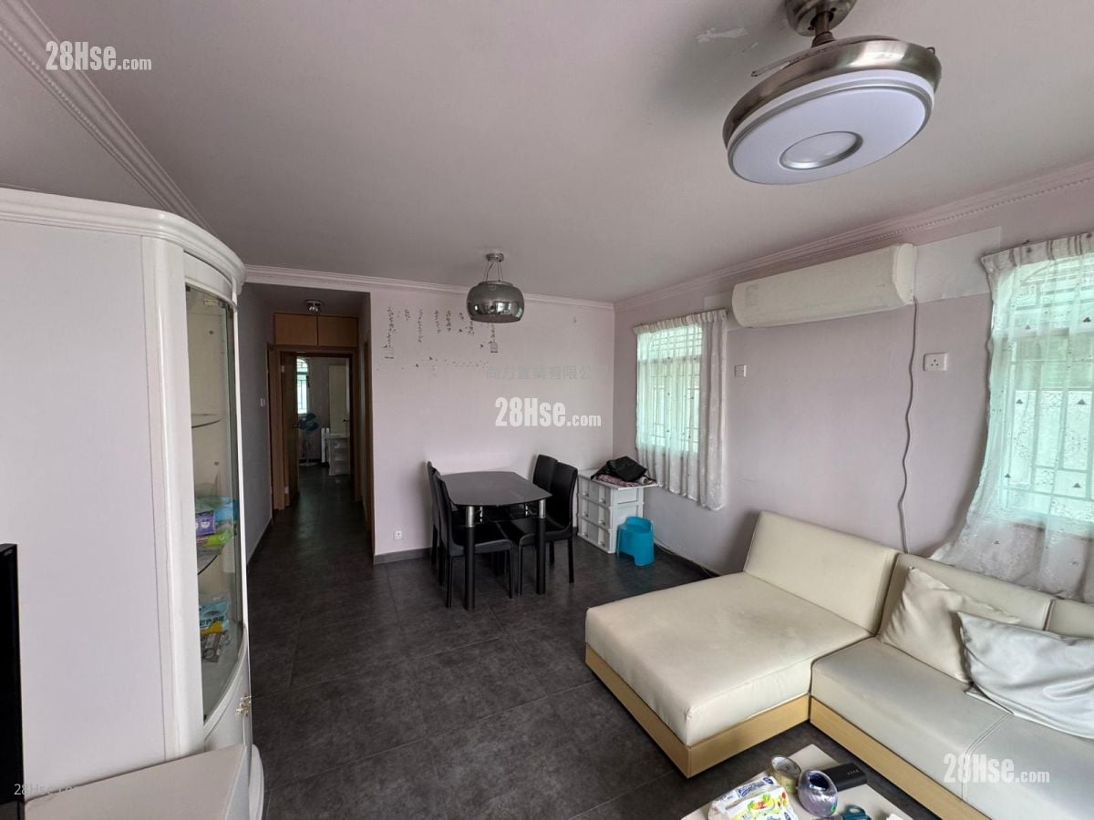 村屋 售盘 3 房 , 1 浴室 700 平方尺