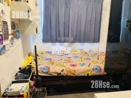 Edward Court Sell 3 Bedrooms , 2 Bathrooms 667 ft²